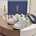 DI Sneakers
